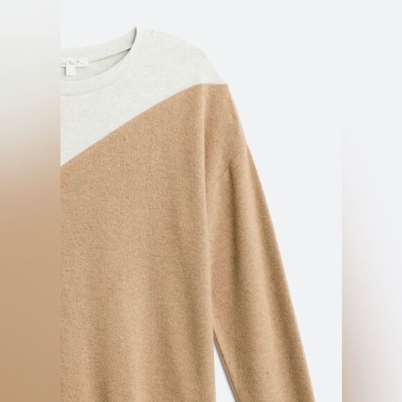 Paris Diagonal Color Block Knit Top​ - Picture 3 of 6